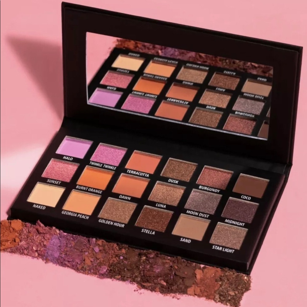 🆕 KAB Cosmetics Day + Night Eyeshadow Palette